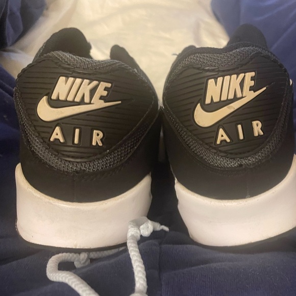 LIGHT USED NIKE PRO MAX
   MENS 90 RUNNING SNEAKER
      $161 on Amazon - Picture 6 of 9